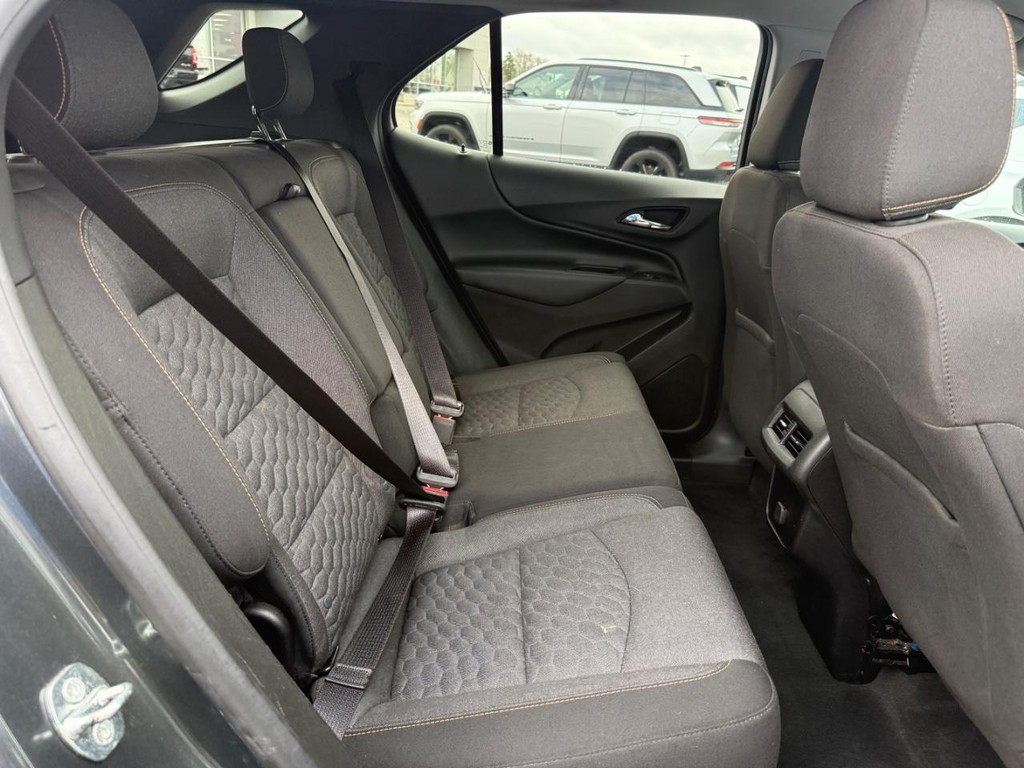 Chevrolet Equinox Vehicle Full-screen Gallery Image 07