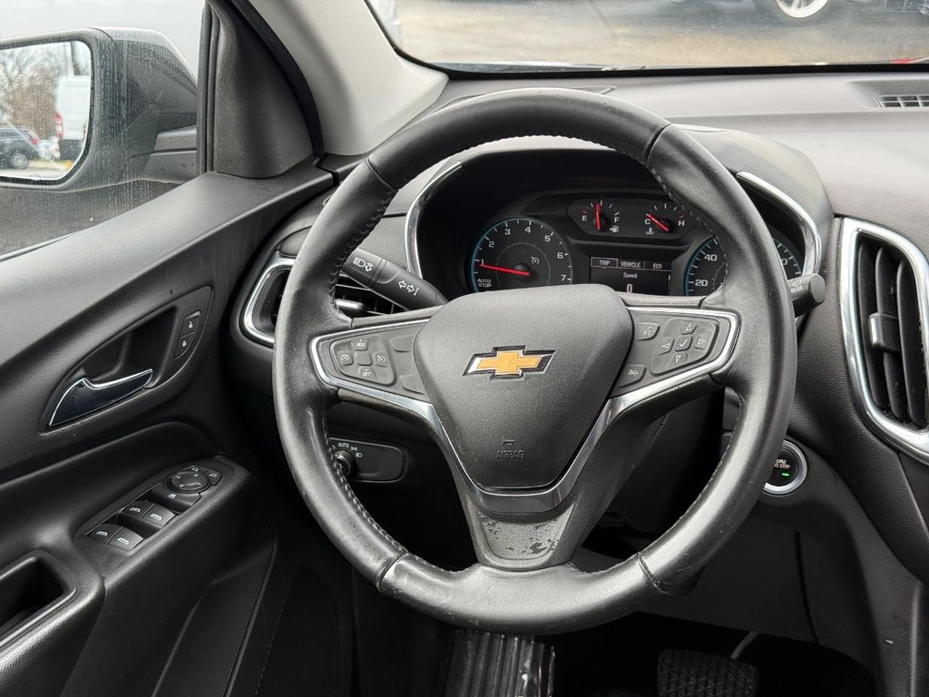 Chevrolet Equinox Vehicle Full-screen Gallery Image 11