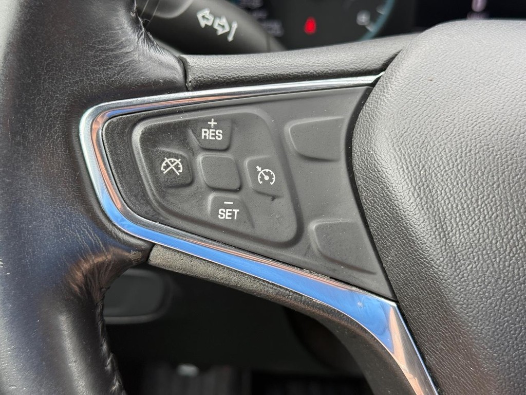 Chevrolet Equinox Vehicle Full-screen Gallery Image 15