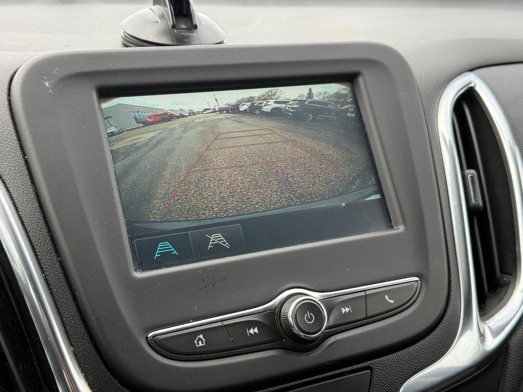 Chevrolet Equinox Vehicle Full-screen Gallery Image 18