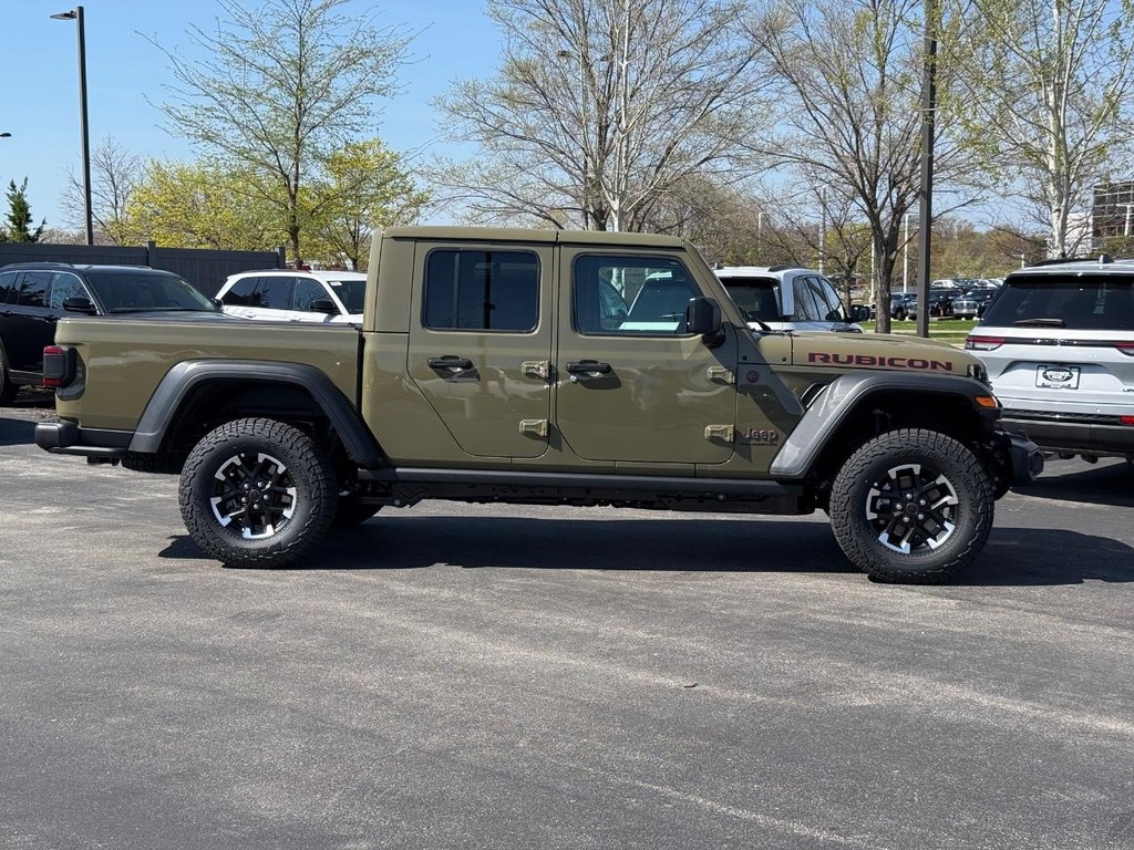 Jeep Gladiator Vehicle Full-screen Gallery Image 02