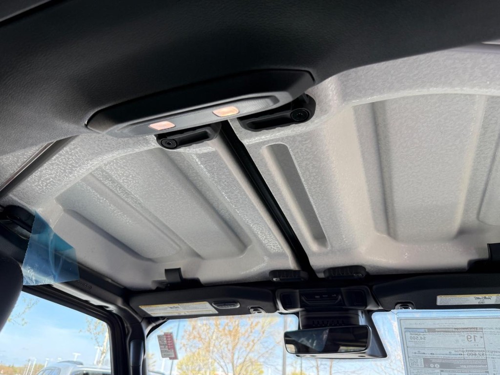 Jeep Gladiator Vehicle Full-screen Gallery Image 10