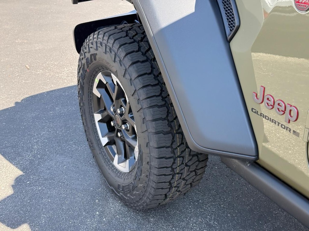 Jeep Gladiator Vehicle Full-screen Gallery Image 11