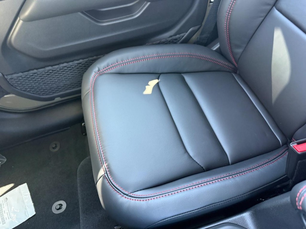 Jeep Gladiator Vehicle Full-screen Gallery Image 17