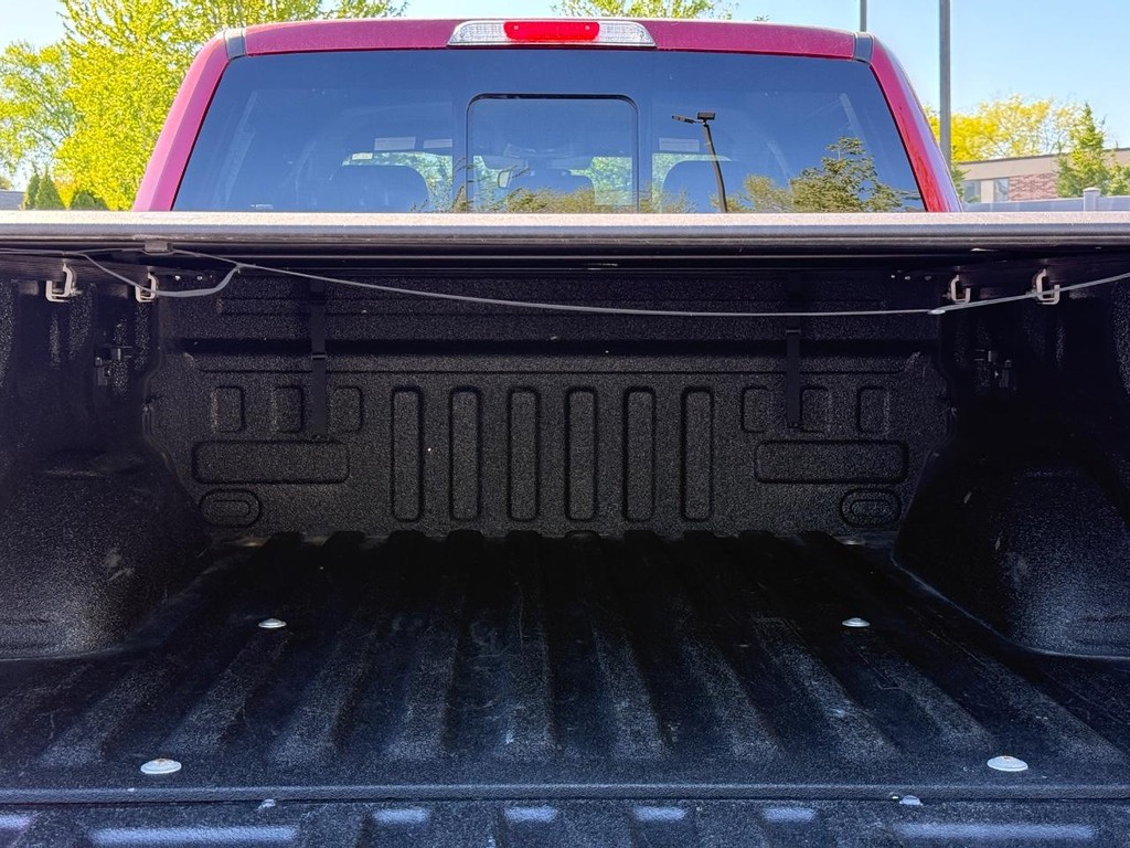 Ford F-150 Vehicle Full-screen Gallery Image 05