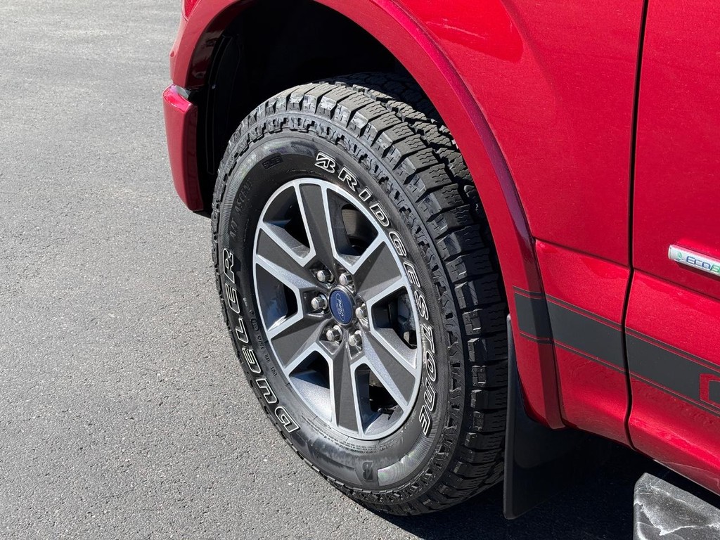 Ford F-150 Vehicle Full-screen Gallery Image 14