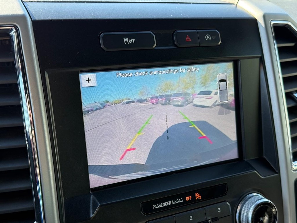 Ford F-150 Vehicle Full-screen Gallery Image 18