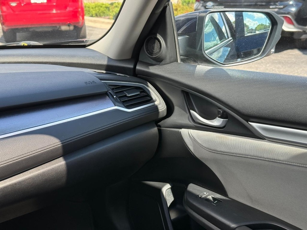 Honda Civic Sedan Vehicle Full-screen Gallery Image 12