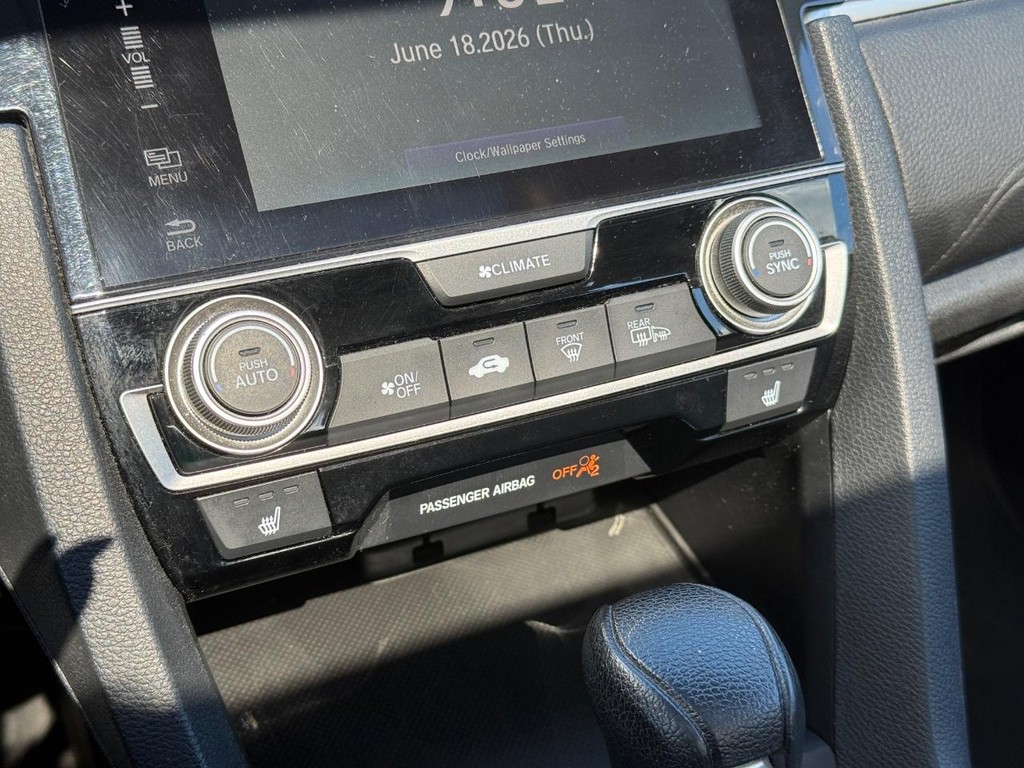 Honda Civic Sedan Vehicle Full-screen Gallery Image 18