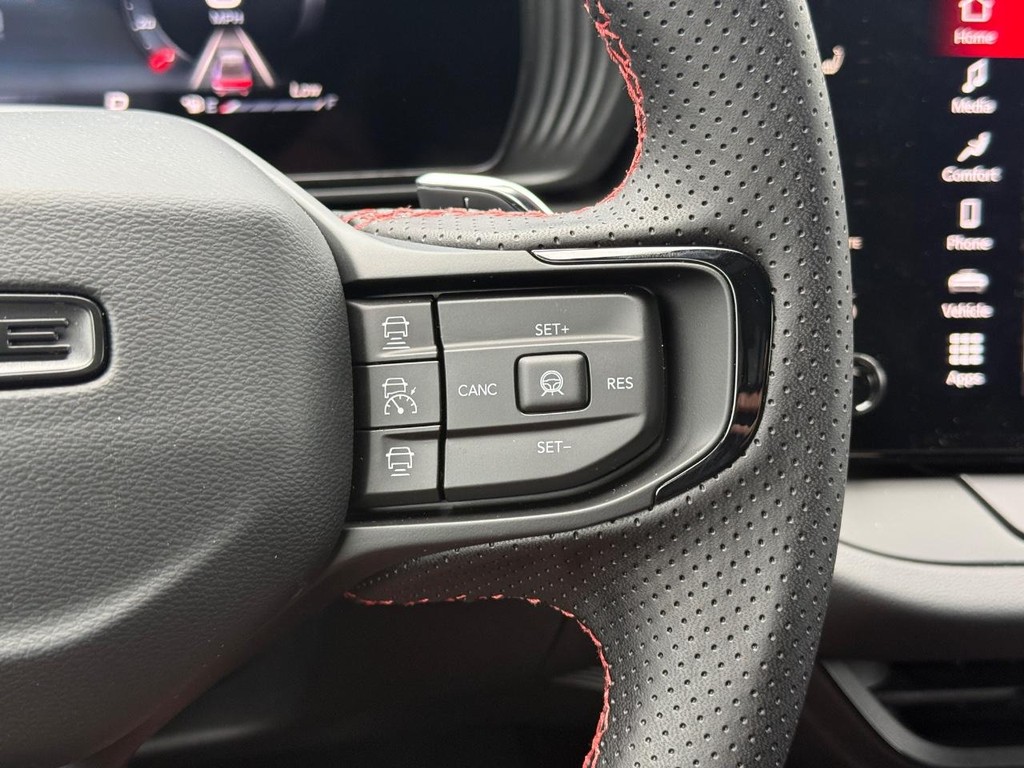 Dodge Charger Vehicle Full-screen Gallery Image 15