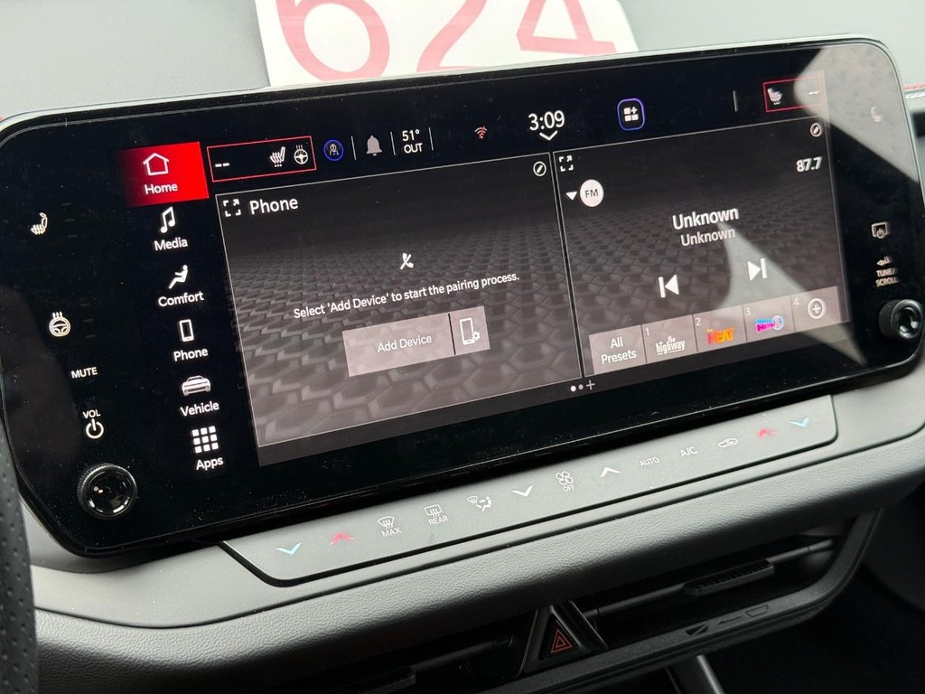 Dodge Charger Vehicle Full-screen Gallery Image 17