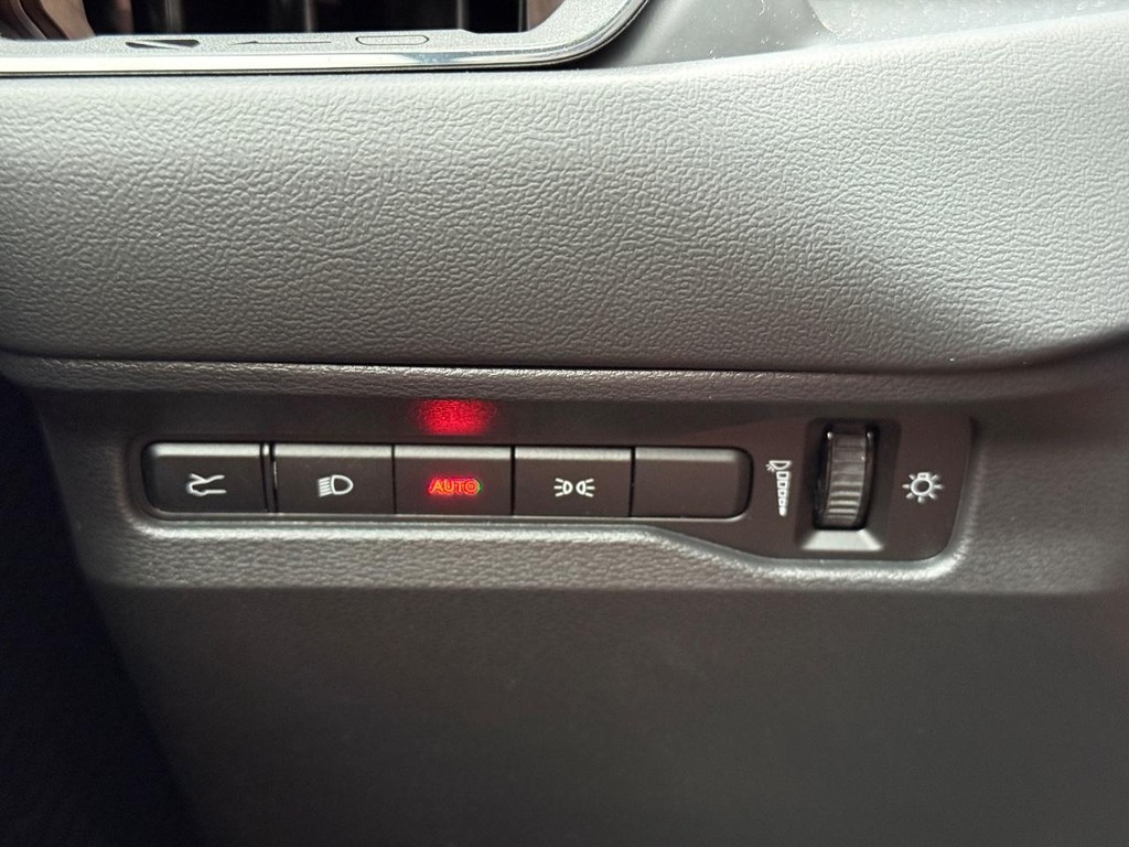Dodge Charger Vehicle Full-screen Gallery Image 21