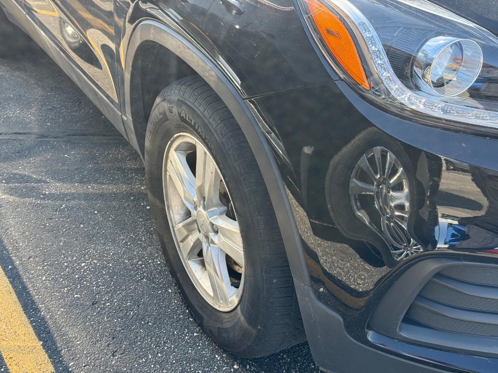 Chevrolet Trax Vehicle Full-screen Gallery Image 03