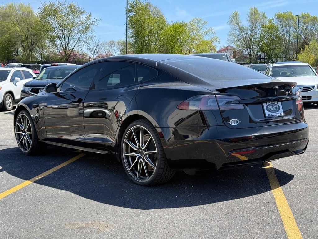 Tesla Model S Vehicle Full-screen Gallery Image 06