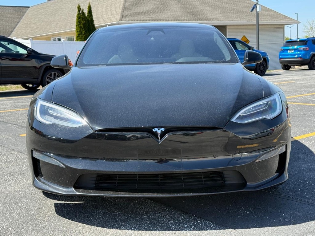 Tesla Model S Vehicle Full-screen Gallery Image 10