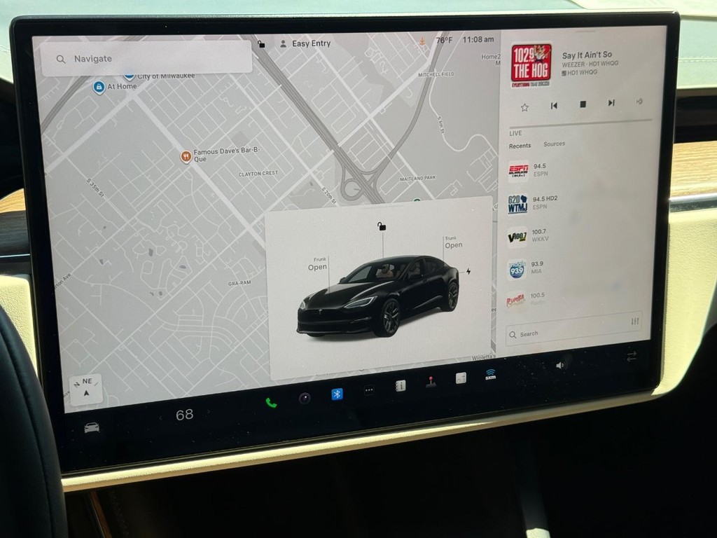 Tesla Model S Vehicle Full-screen Gallery Image 18