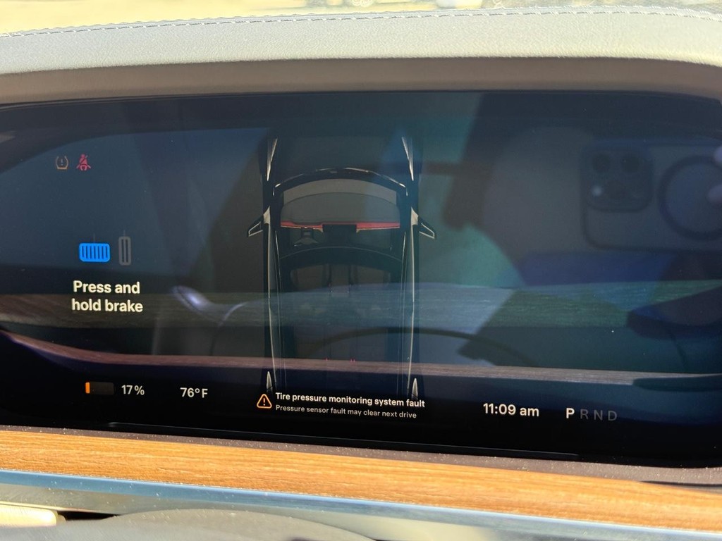 Tesla Model S Vehicle Full-screen Gallery Image 20