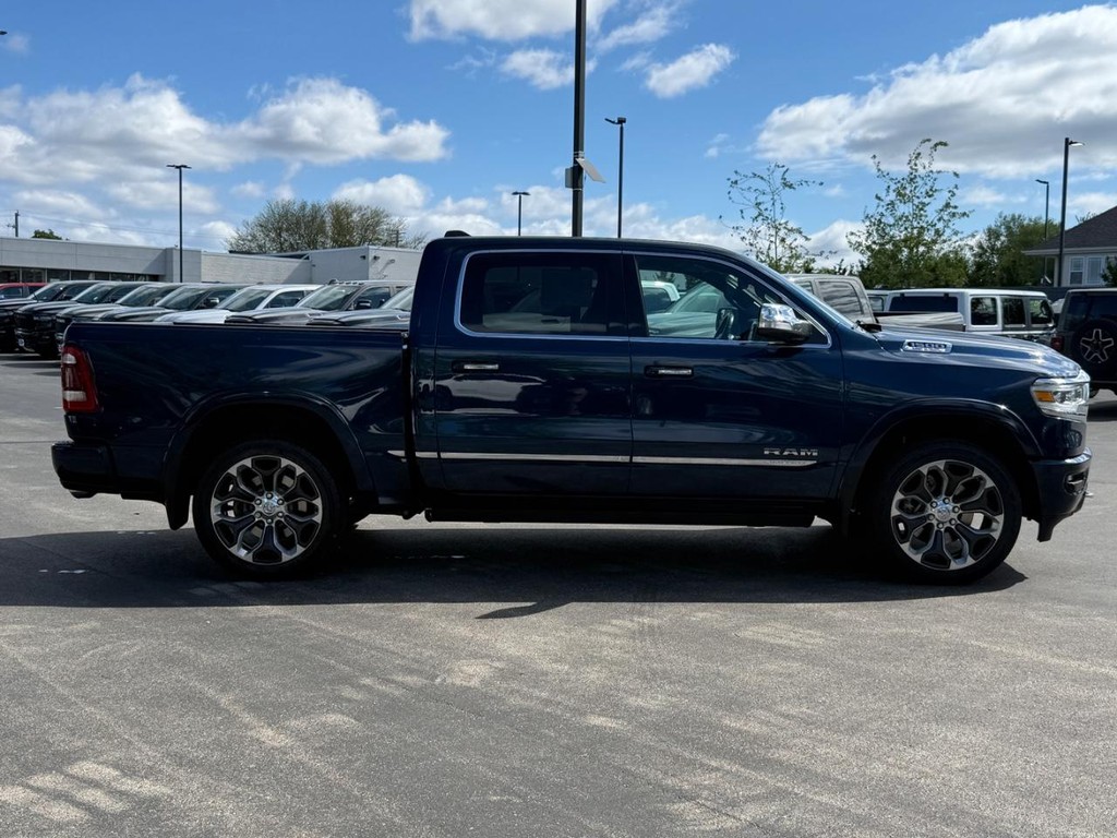 Ram 1500 Vehicle Full-screen Gallery Image 02
