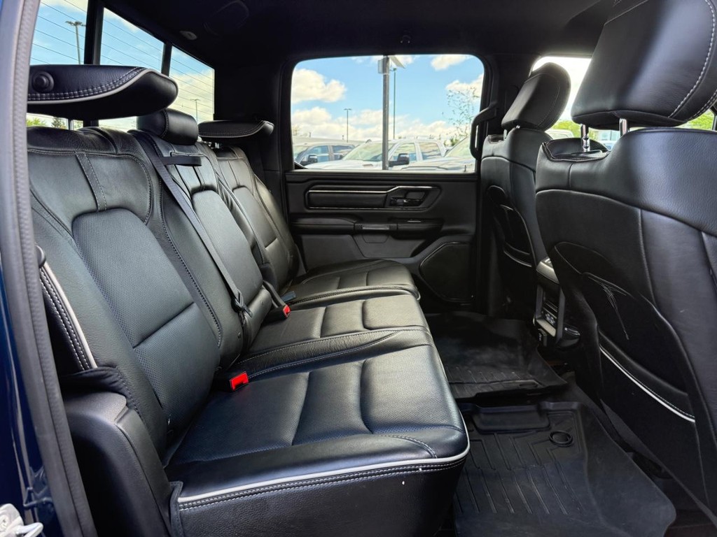 Ram 1500 Vehicle Full-screen Gallery Image 07