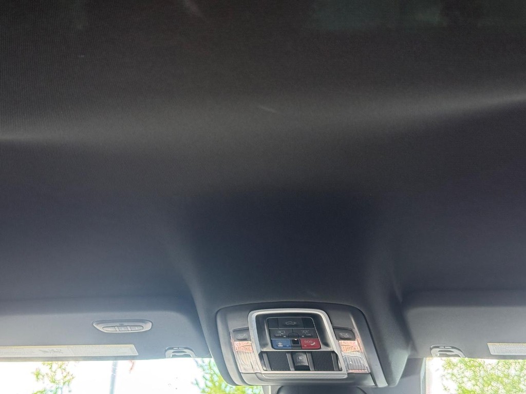 Ram 1500 Vehicle Full-screen Gallery Image 13