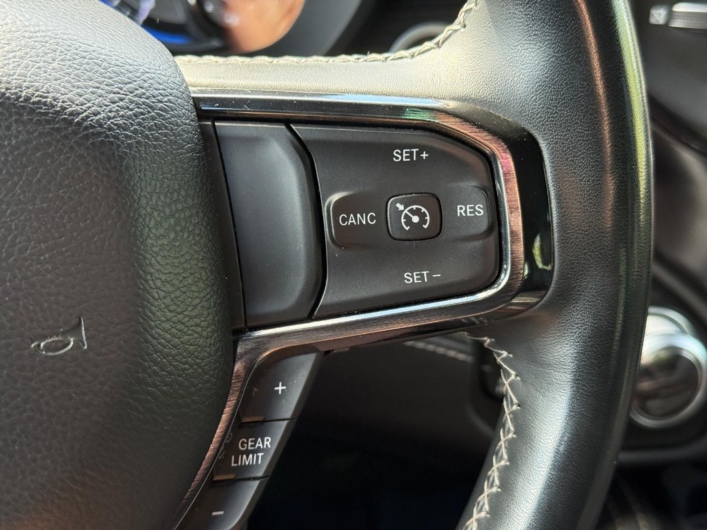 Ram 1500 Vehicle Full-screen Gallery Image 16