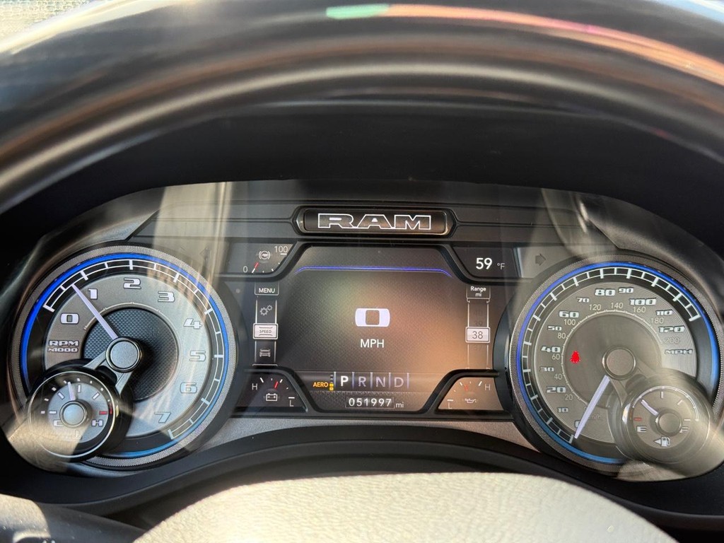 Ram 1500 Vehicle Full-screen Gallery Image 17