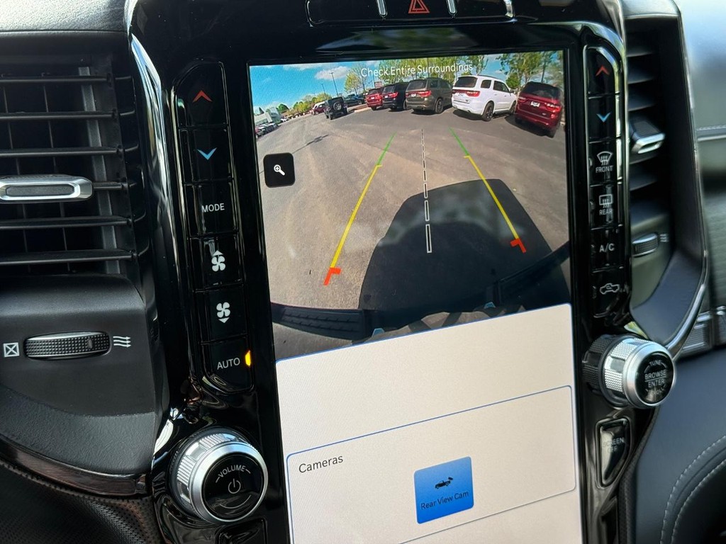 Ram 1500 Vehicle Full-screen Gallery Image 18