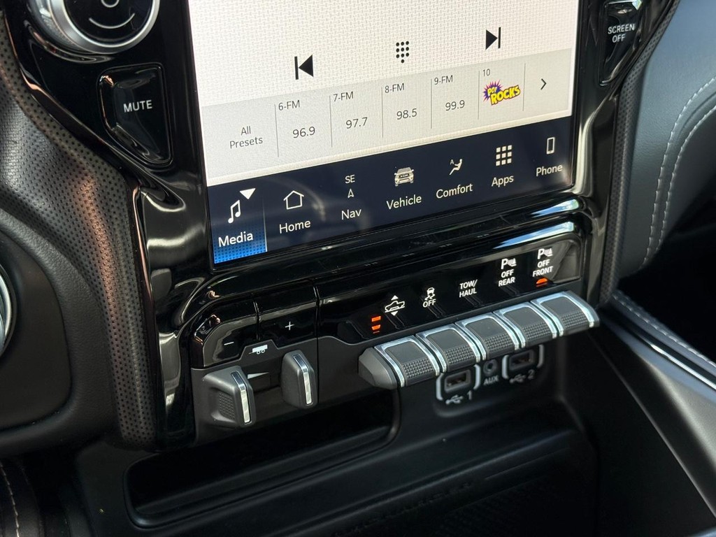 Ram 1500 Vehicle Full-screen Gallery Image 19