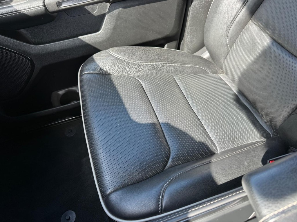 Ram 1500 Vehicle Full-screen Gallery Image 20