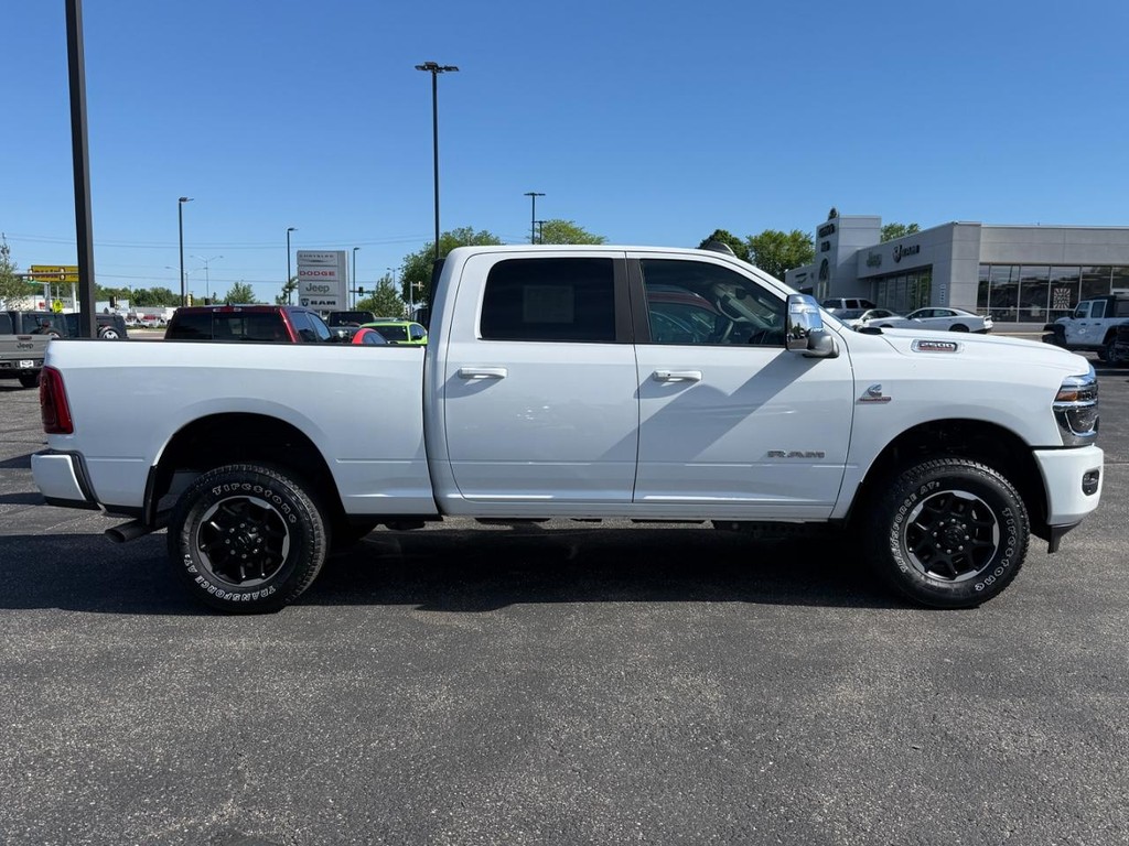 Ram 2500 Vehicle Full-screen Gallery Image 02