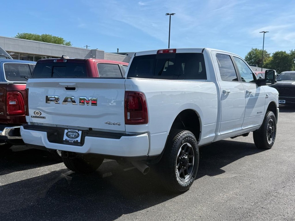 Ram 2500 Vehicle Full-screen Gallery Image 03