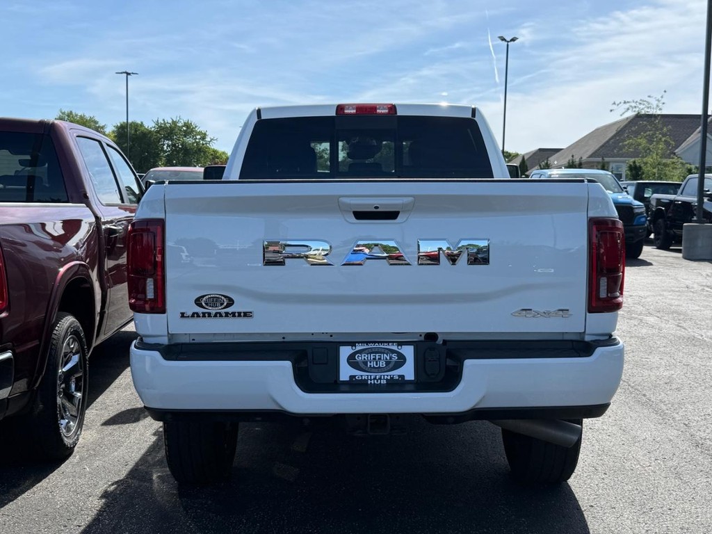 Ram 2500 Vehicle Full-screen Gallery Image 06