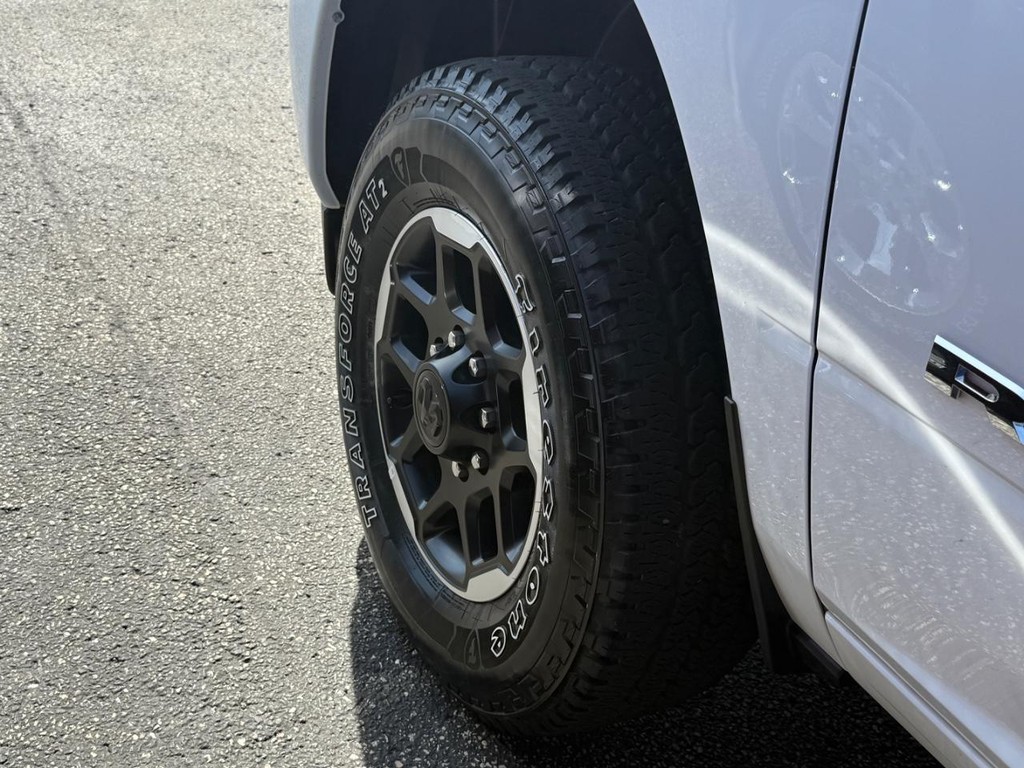Ram 2500 Vehicle Full-screen Gallery Image 13