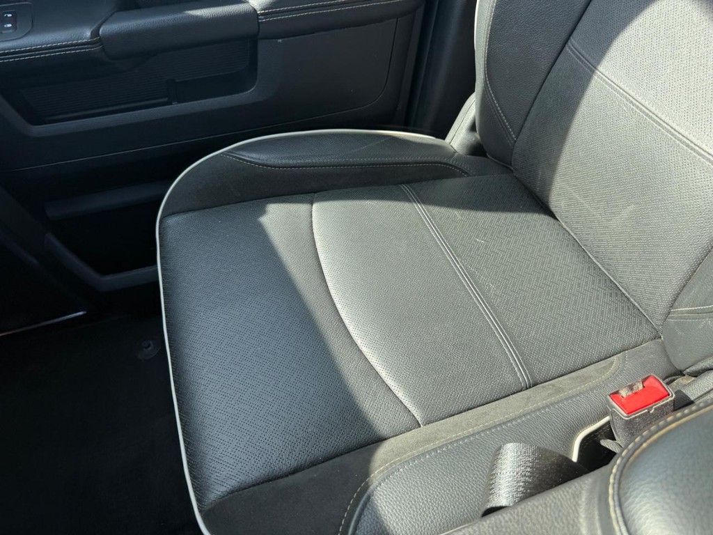 Ram 2500 Vehicle Full-screen Gallery Image 19