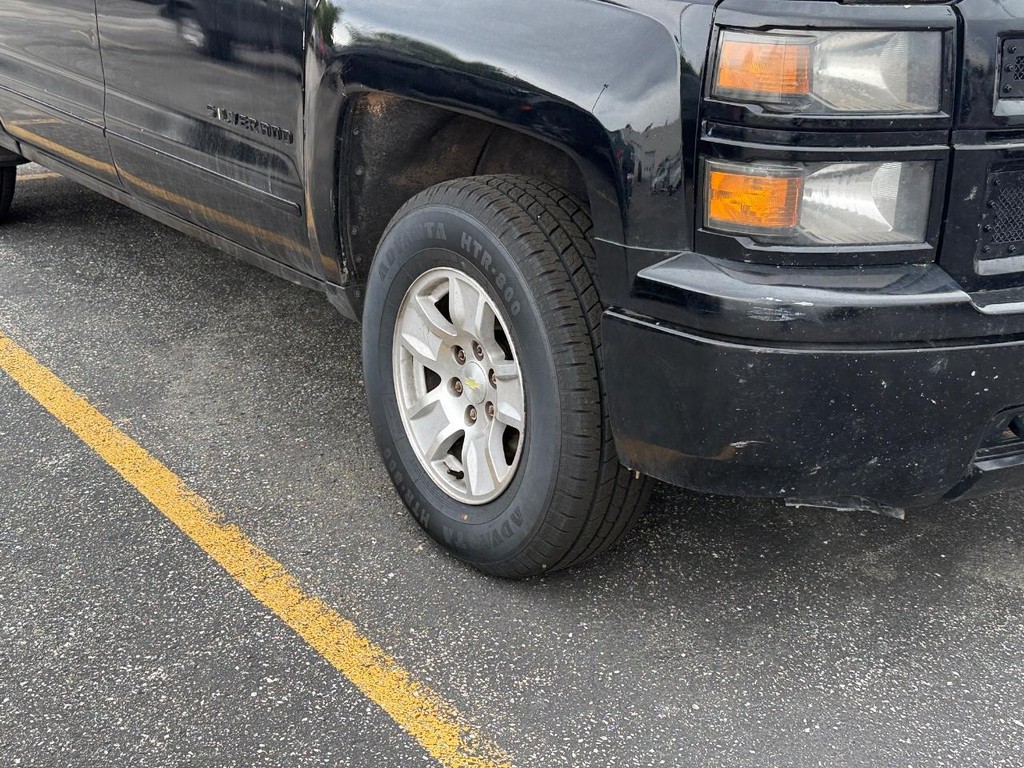 Chevrolet Silverado 1500 Vehicle Full-screen Gallery Image 02