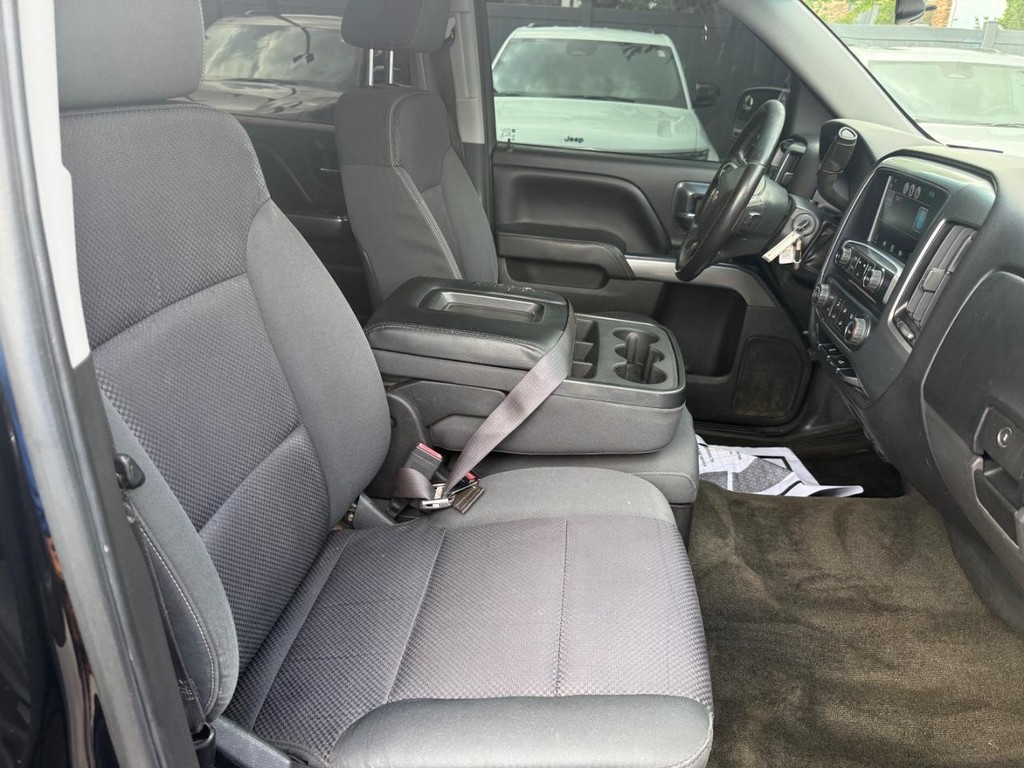 Chevrolet Silverado 1500 Vehicle Full-screen Gallery Image 06