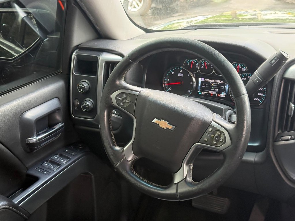 Chevrolet Silverado 1500 Vehicle Full-screen Gallery Image 11