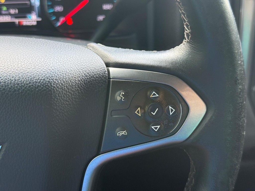 Chevrolet Silverado 1500 Vehicle Full-screen Gallery Image 16