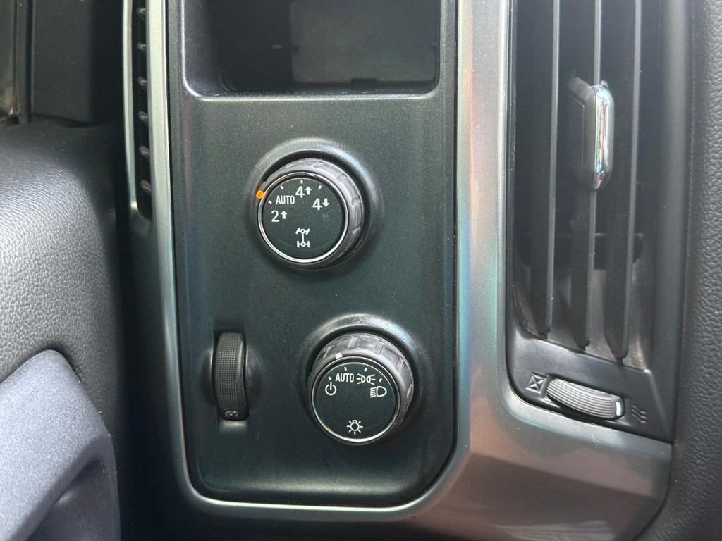 Chevrolet Silverado 1500 Vehicle Full-screen Gallery Image 20