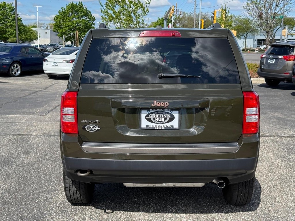 Jeep Patriot Vehicle Full-screen Gallery Image 04