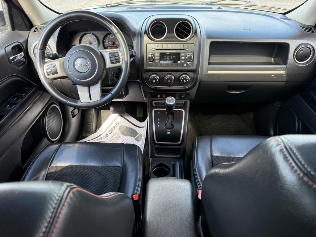 Jeep Patriot Vehicle Full-screen Gallery Image 08