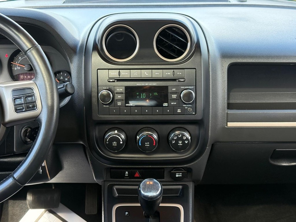 Jeep Patriot Vehicle Full-screen Gallery Image 09
