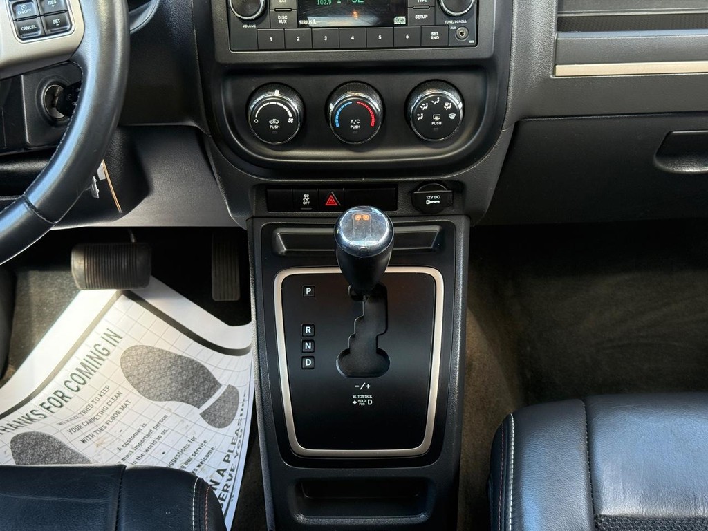Jeep Patriot Vehicle Full-screen Gallery Image 10