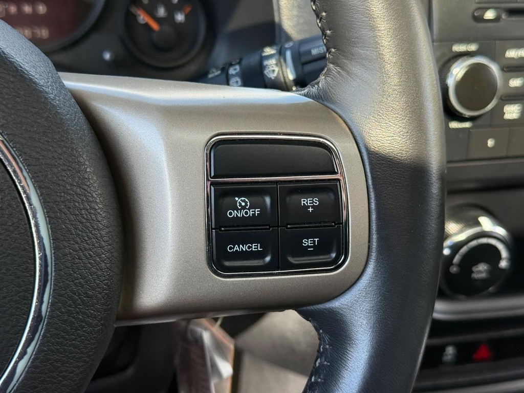 Jeep Patriot Vehicle Full-screen Gallery Image 16