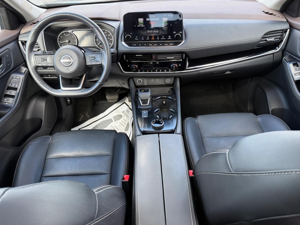 Nissan Rogue Vehicle Full-screen Gallery Image 08