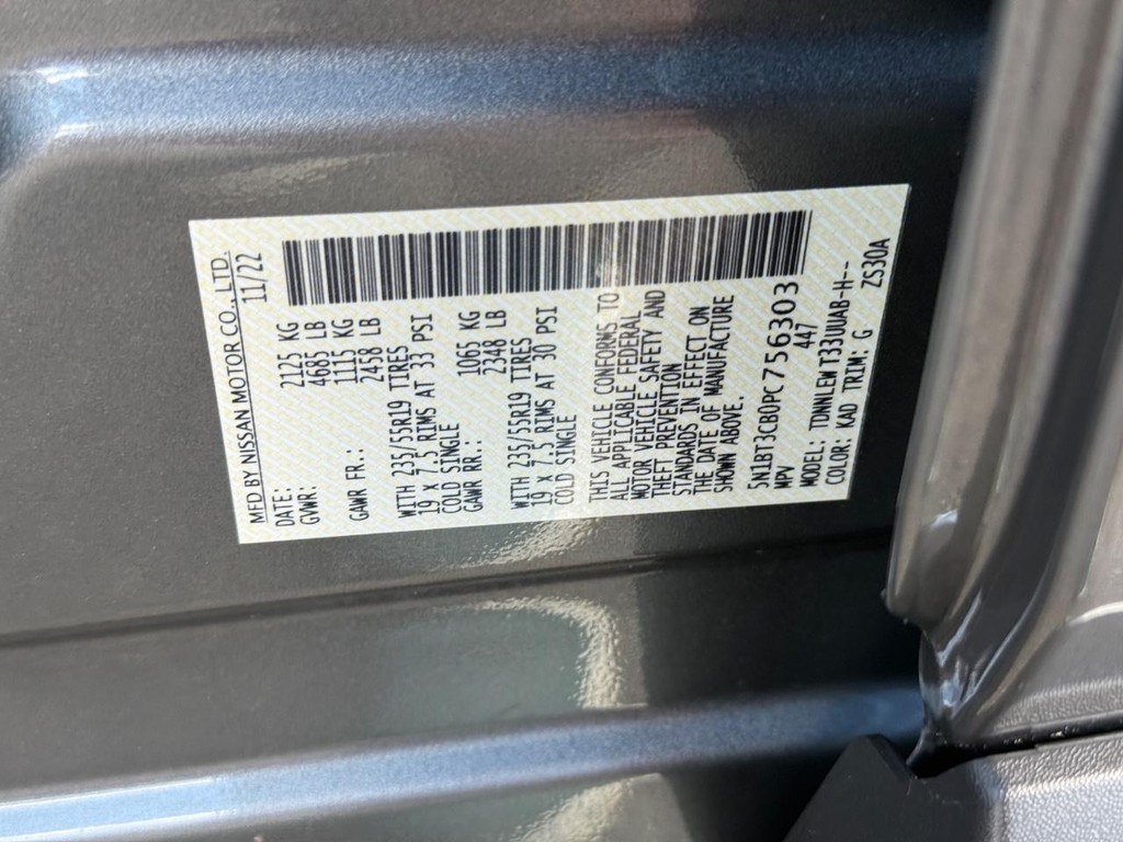Nissan Rogue Vehicle Full-screen Gallery Image 22