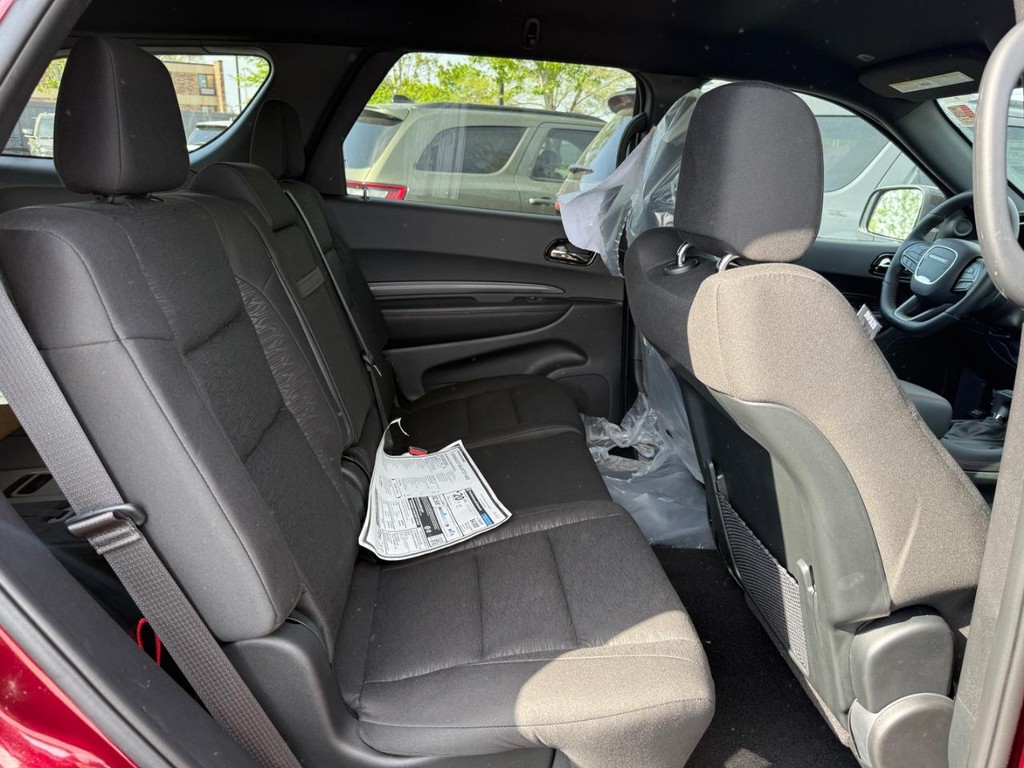 Dodge Durango Vehicle Full-screen Gallery Image 05