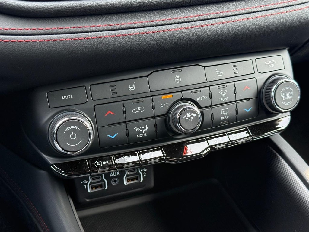 Dodge Durango Vehicle Full-screen Gallery Image 17