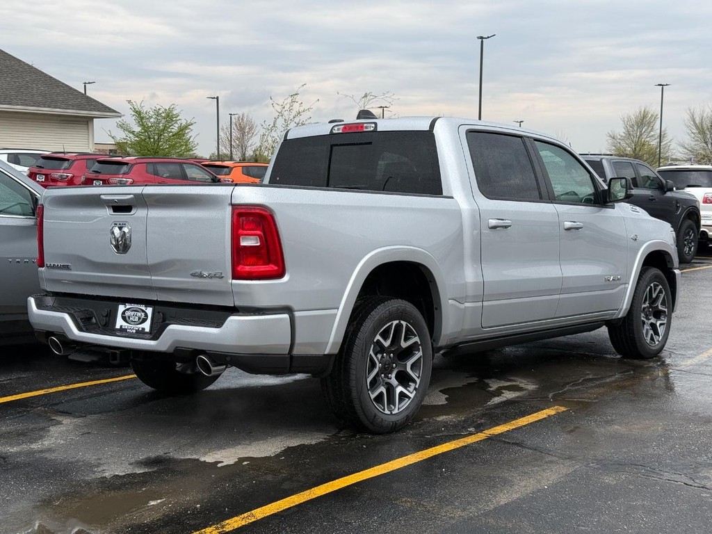 Ram 1500 Vehicle Full-screen Gallery Image 03