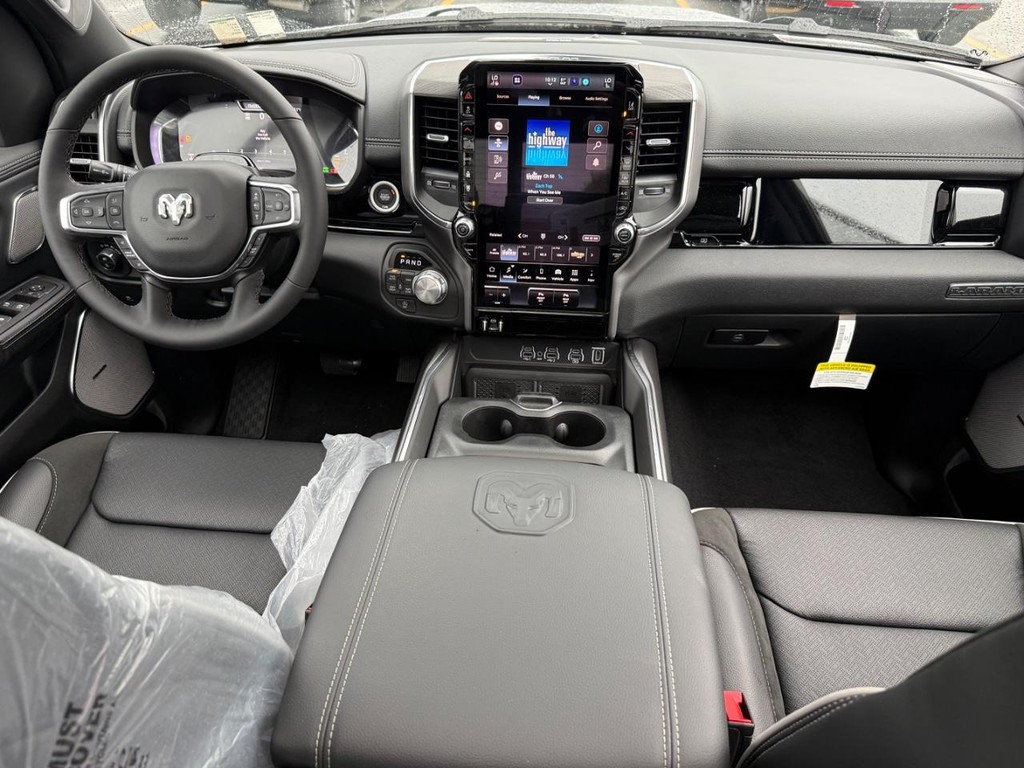 Ram 1500 Vehicle Full-screen Gallery Image 05